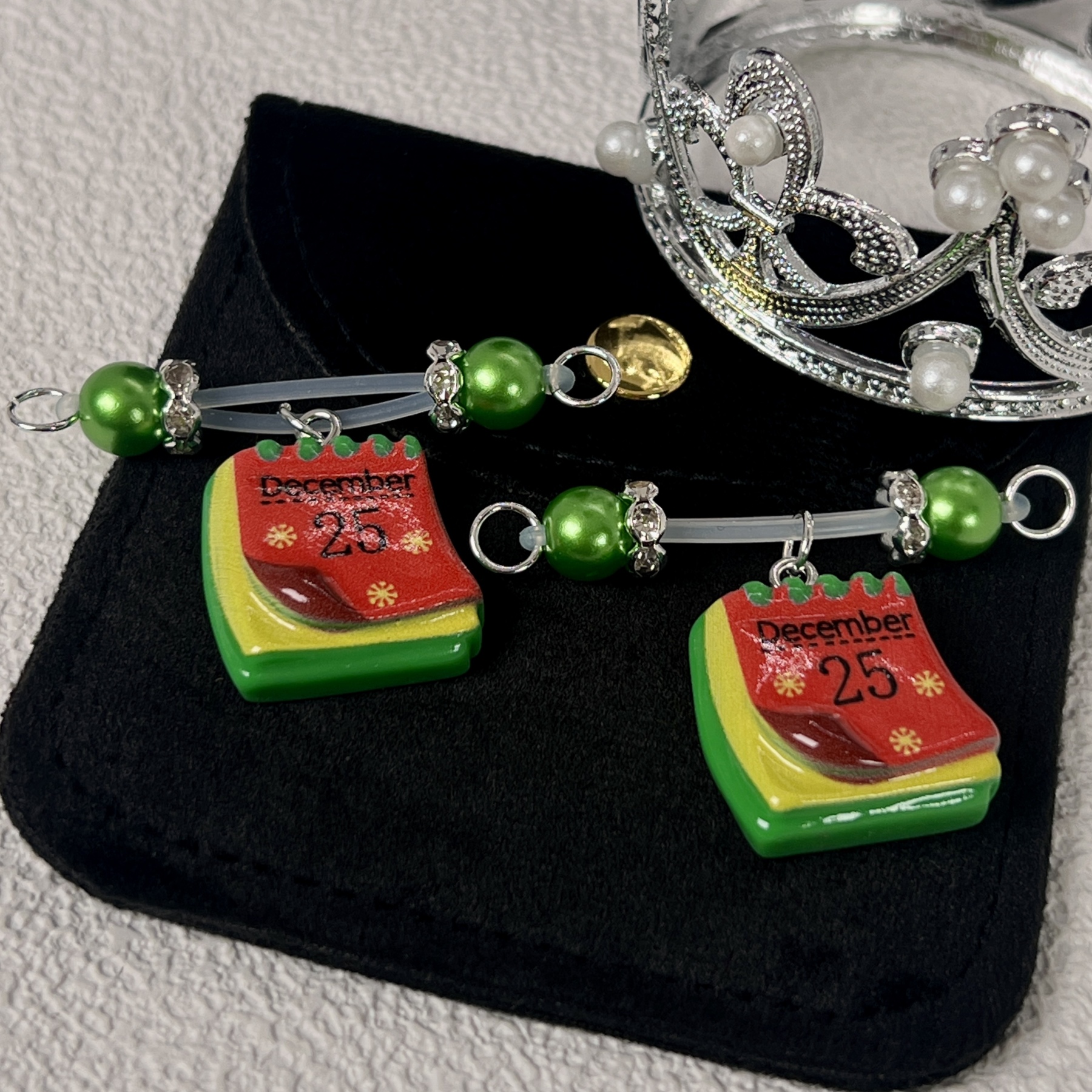 Festive Number Bead Resin Clips