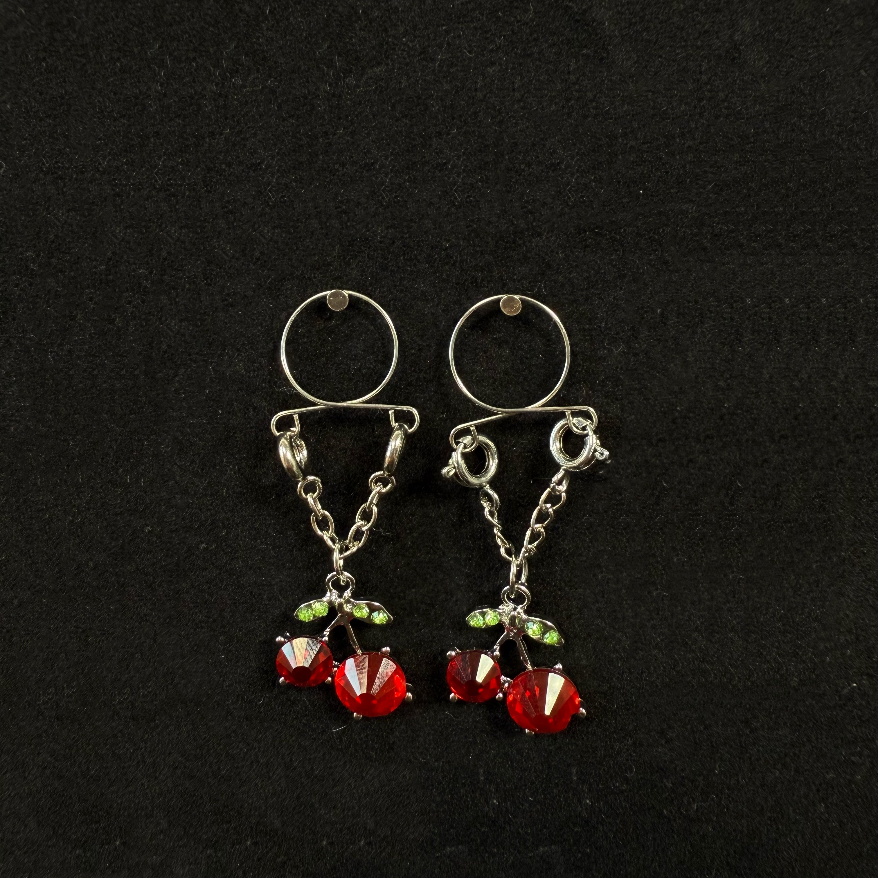 Spring contraction anti-fall nipple decoration