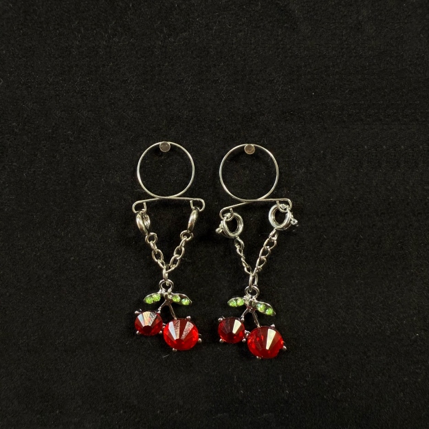 Spring contraction anti-fall nipple decoration