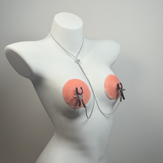 Clip-on nipple chain