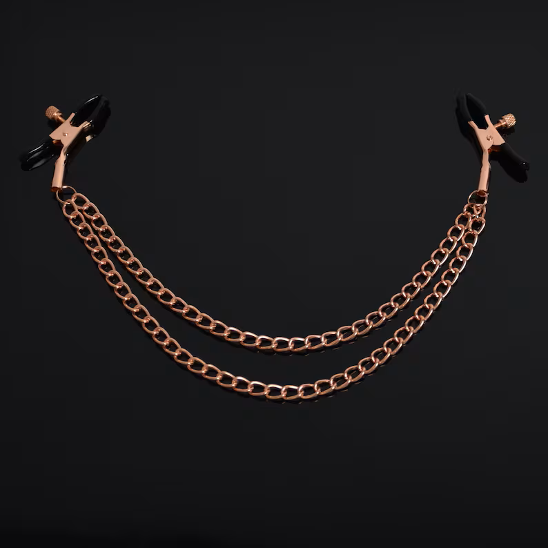 Nipple clamps with chain