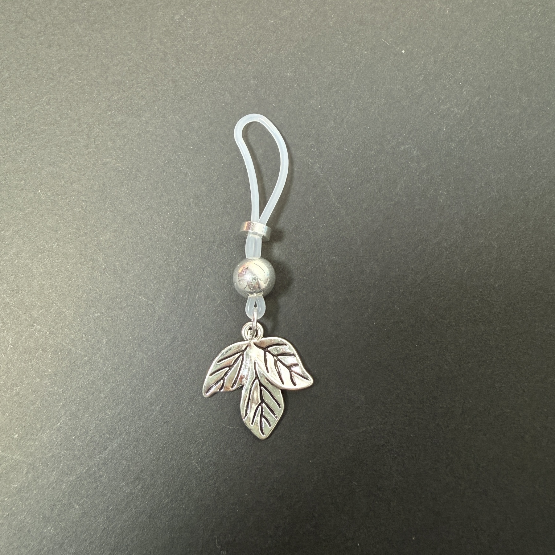 Hole-free pearl fake nipple decoration - metal leaves