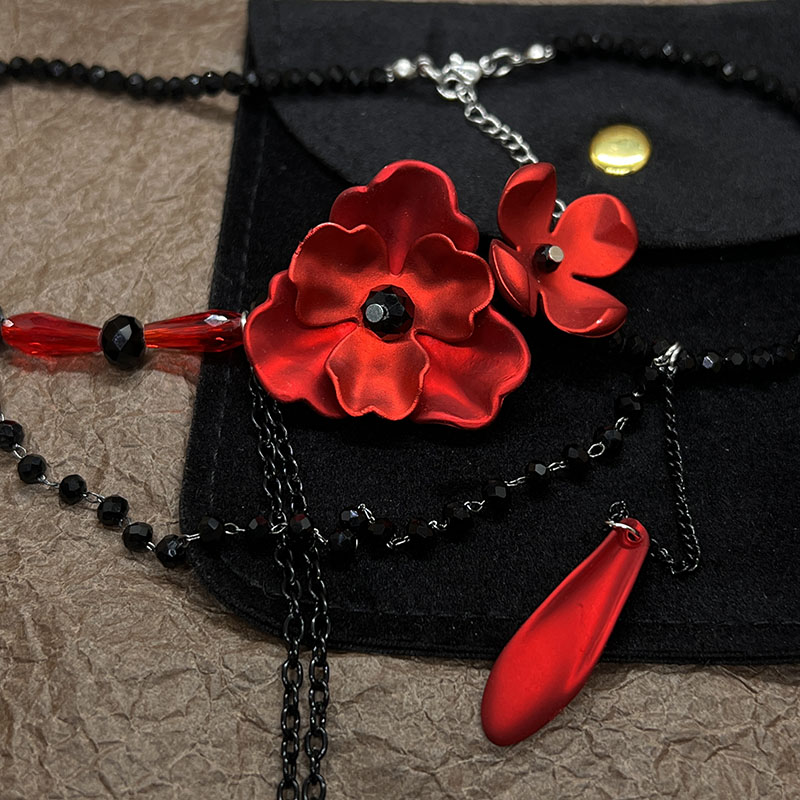 Scarlet Bloom Set 💋