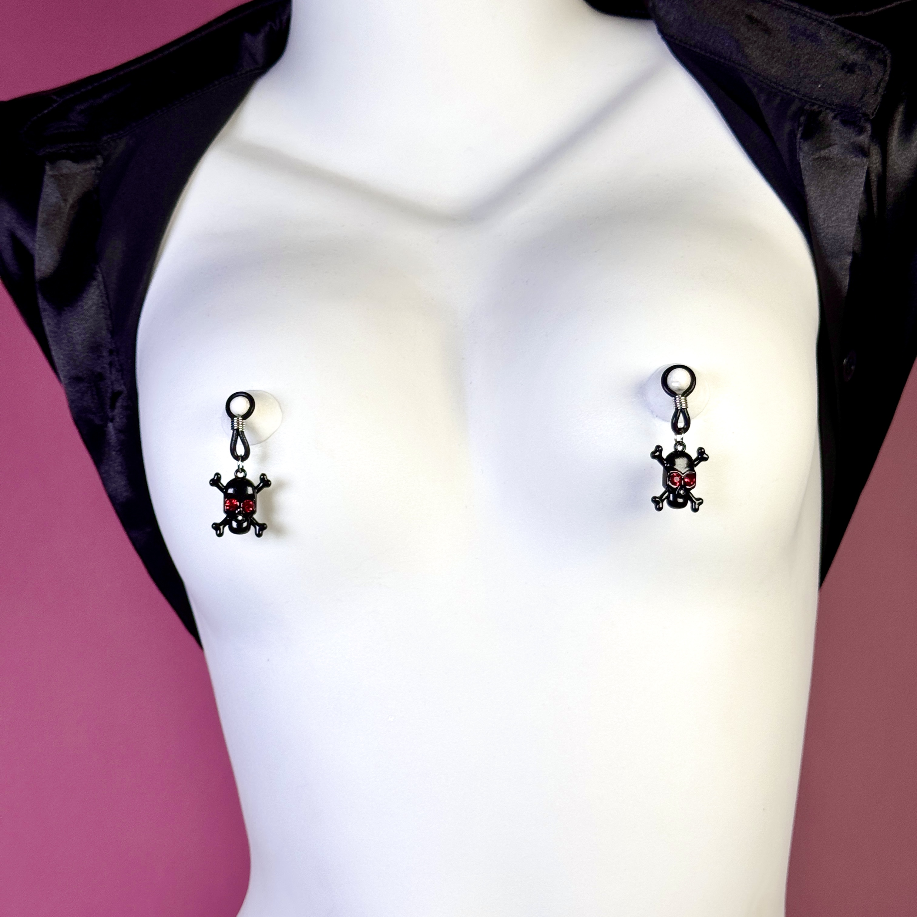 Dark Skull Non-Piercing Nipple Clamp