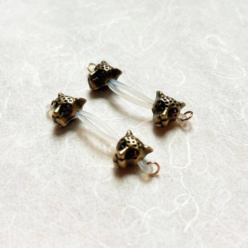 Leopard Nipple Noose Piercing