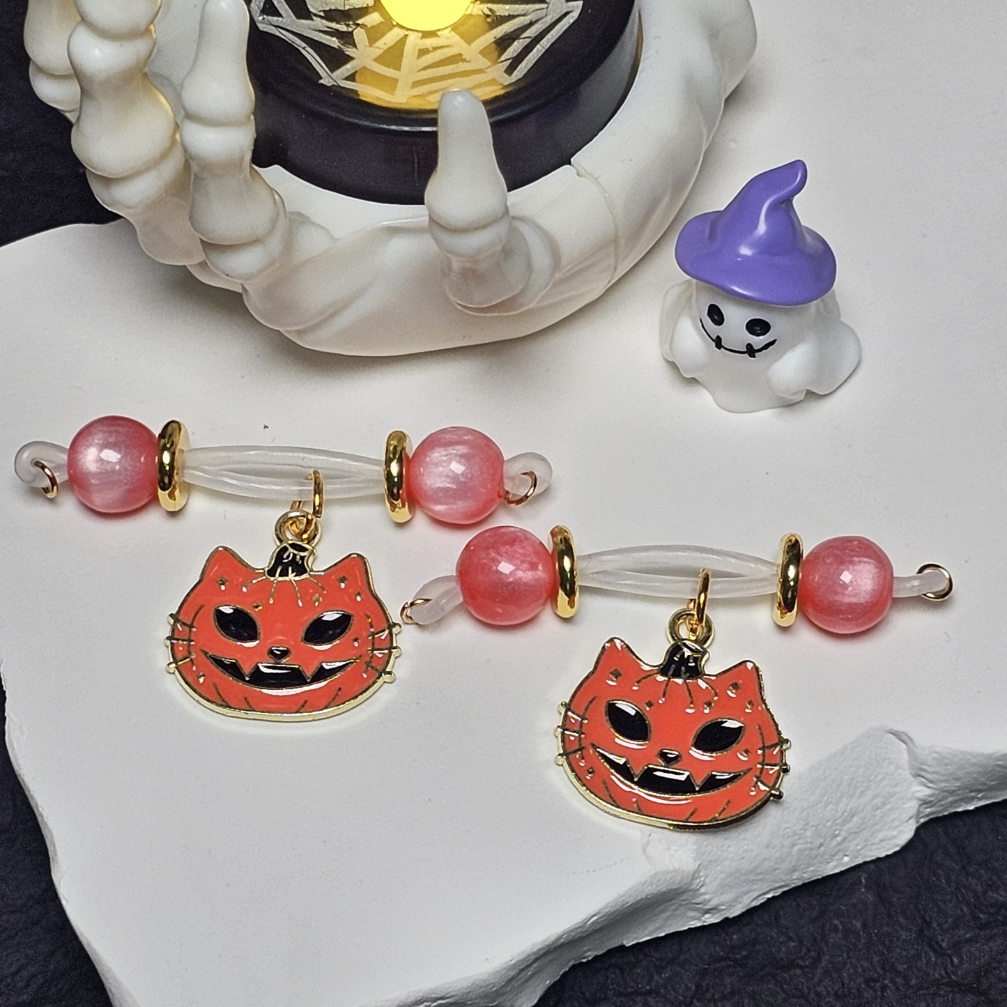 Adjustable Crystal Bead Playful Cat