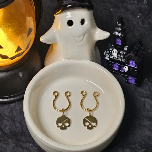 Gilded skull pendant