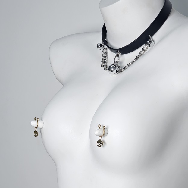 Gilded skull pendant