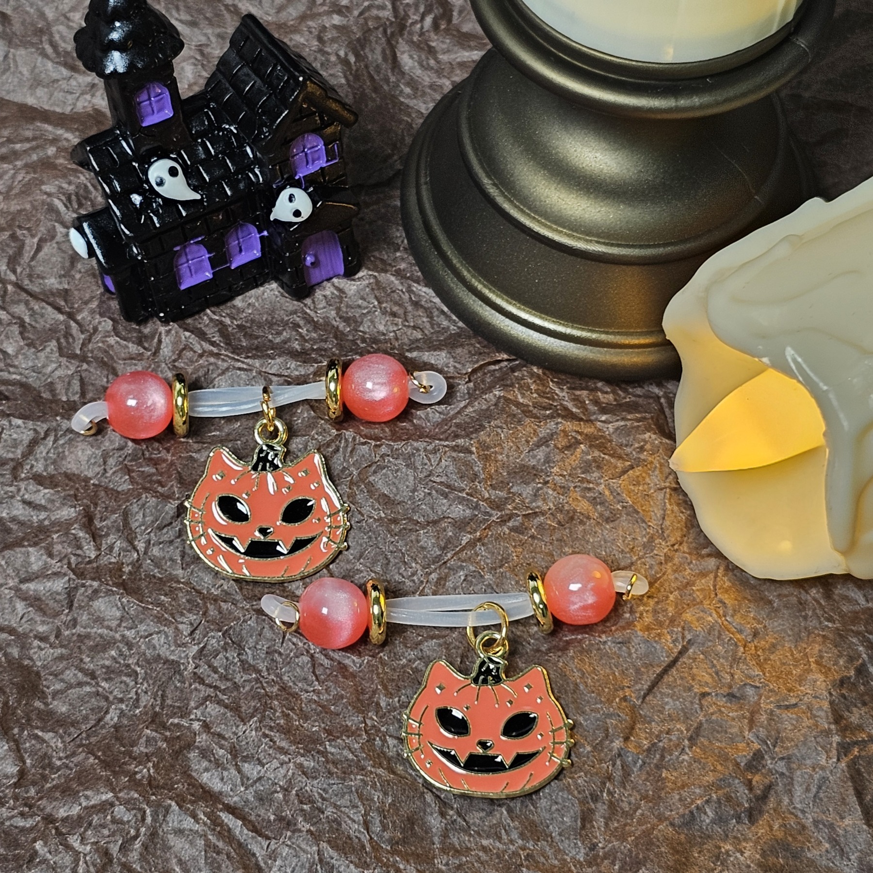 Adjustable Crystal Bead Playful Cat