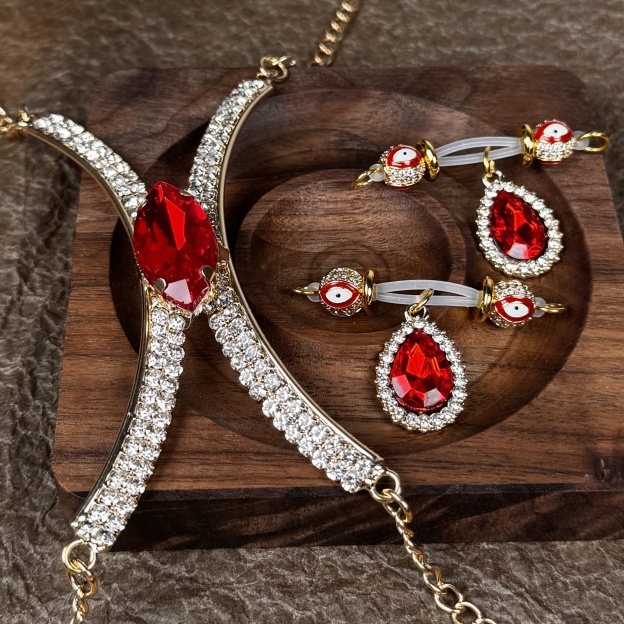 Body Mark Chest Chain Set