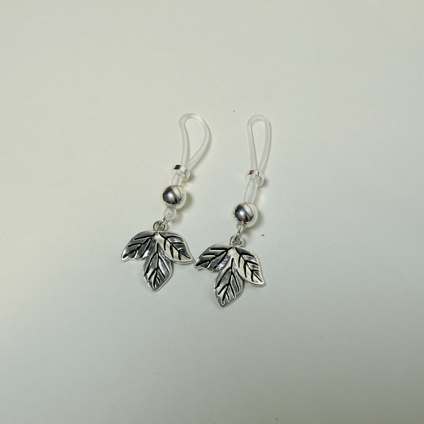 Hole-free pearl fake nipple decoration - metal leaves