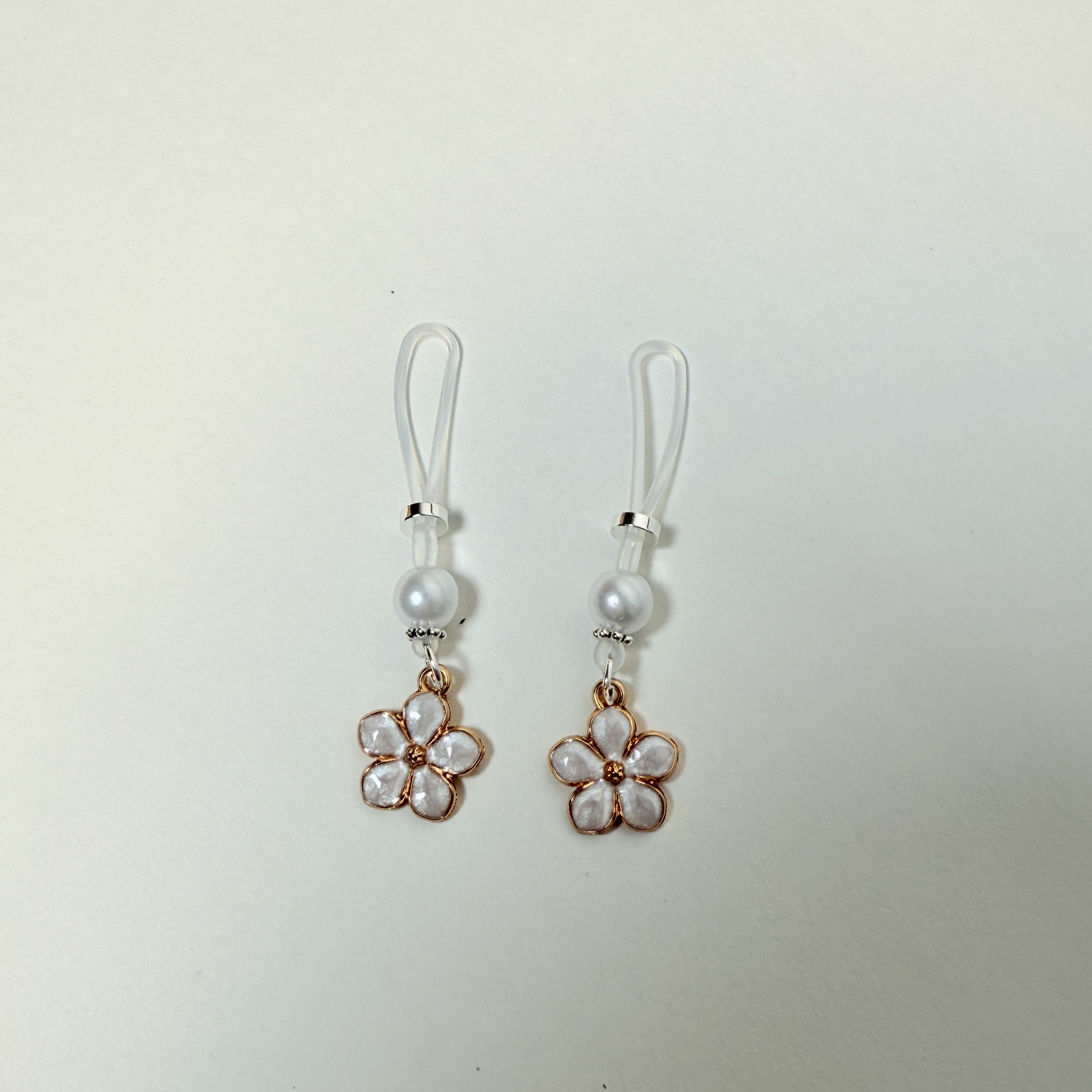 Hole-free fake nipple decoration - crystal petals