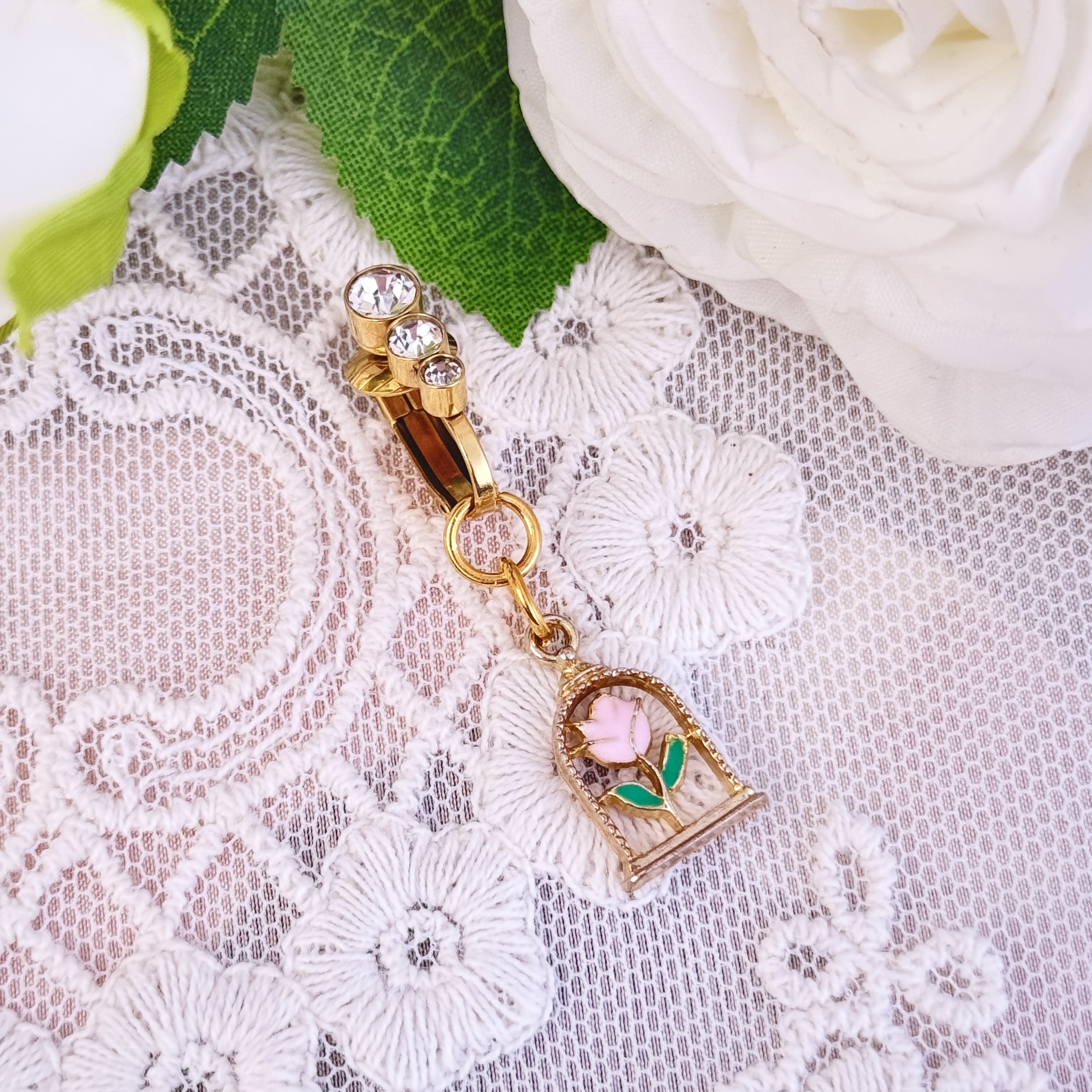 The symbolic meaning of navel jewelry