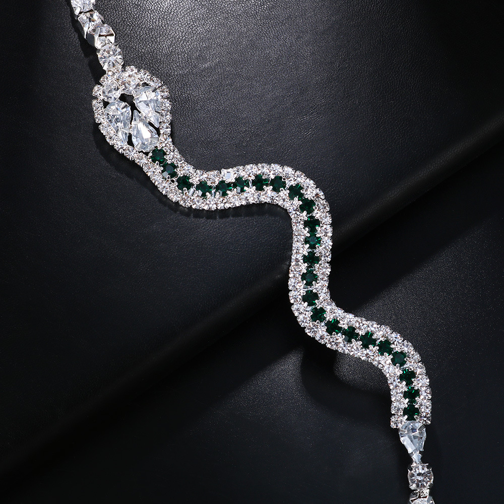 Snake-style body chain