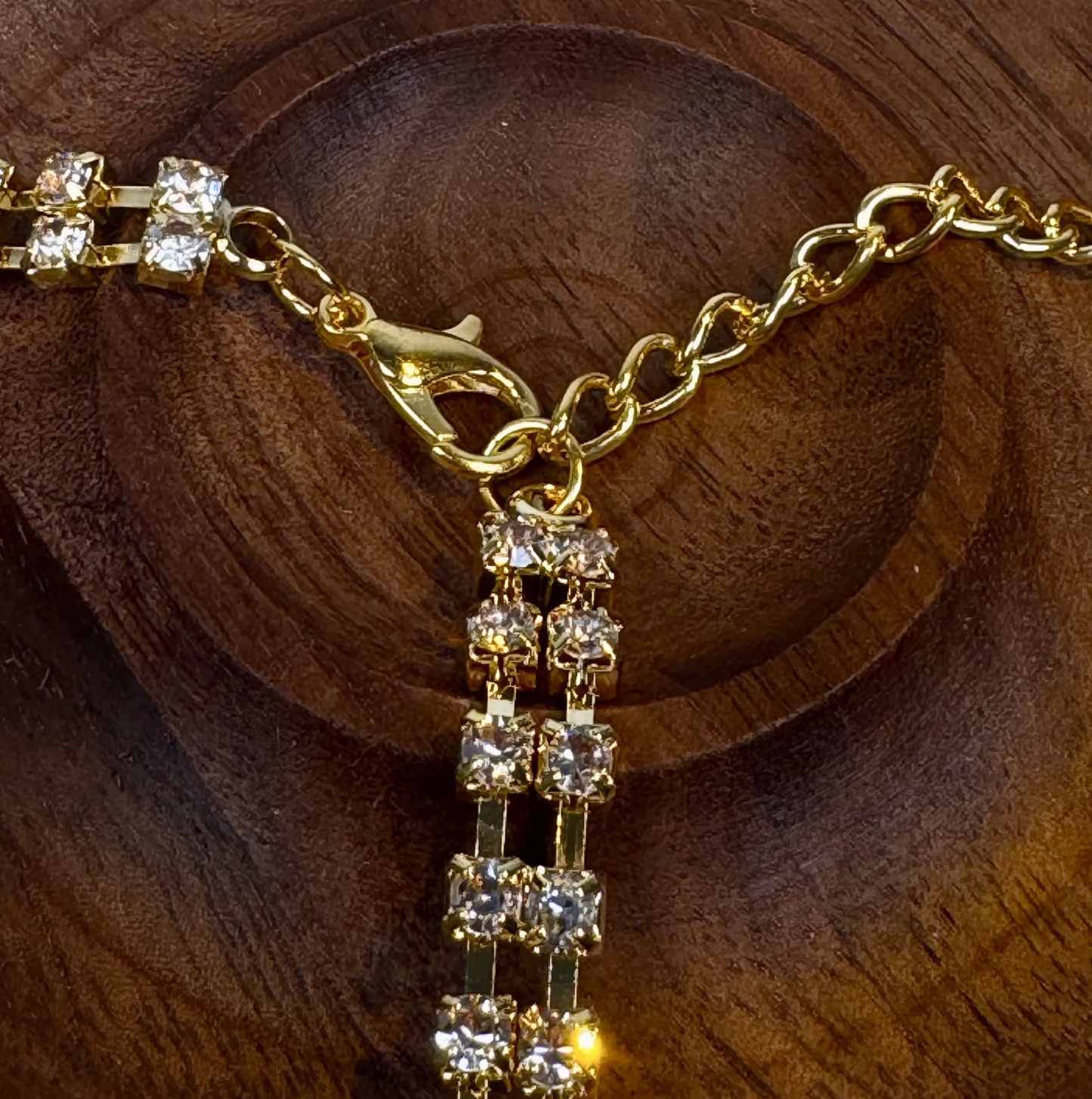 Gold-plated sapphire nipple chain