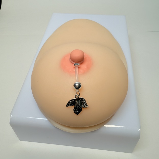 Hole-free pearl fake nipple decoration - metal leaves