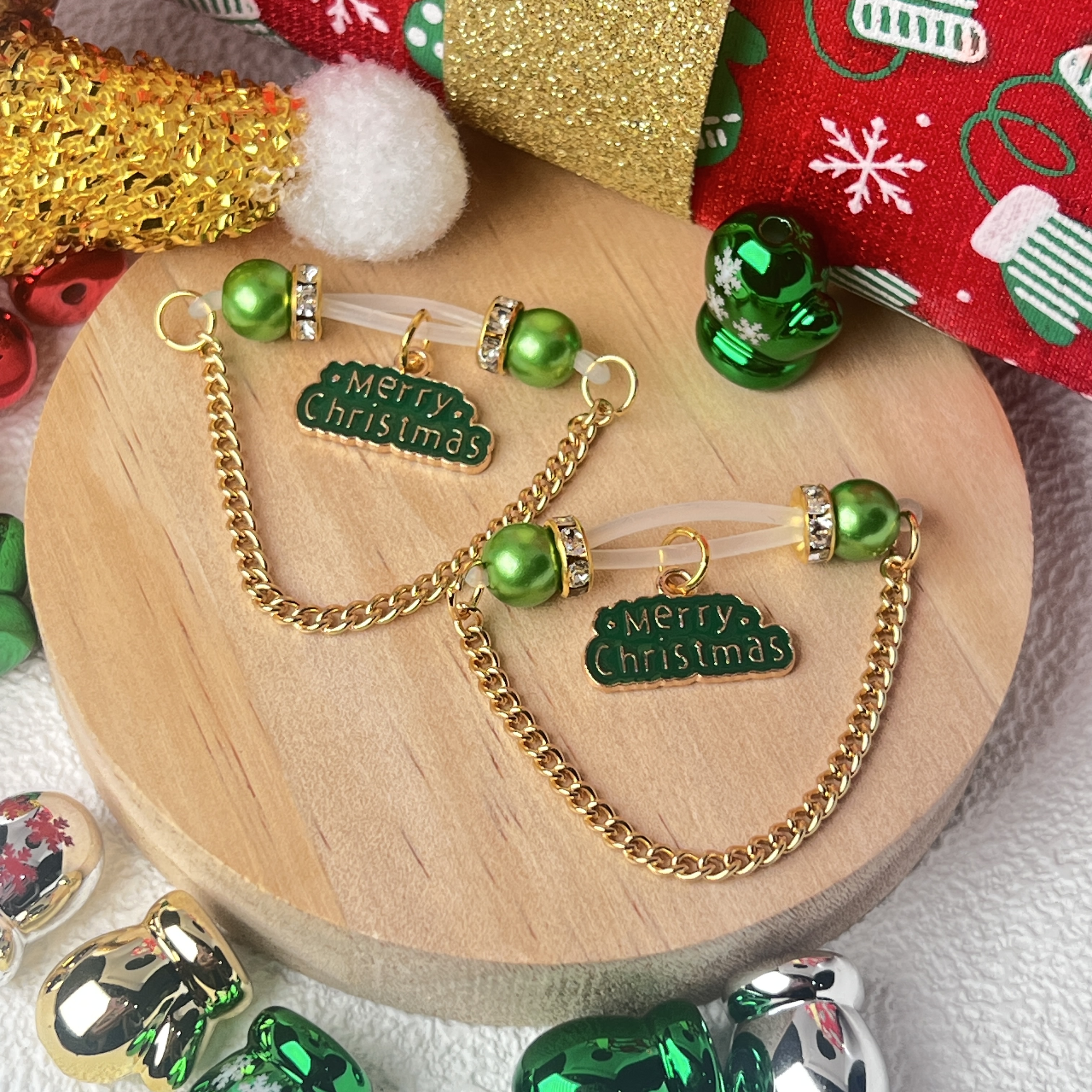 Snowy Evergreen Clips