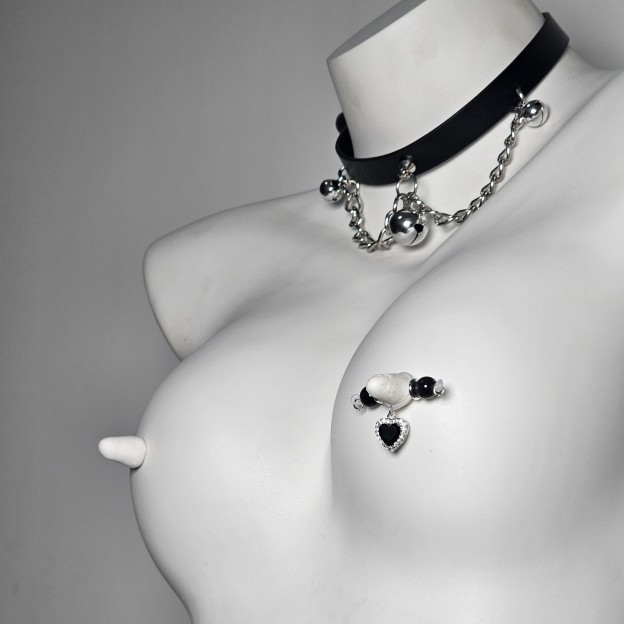 Black crystal + black gemstone