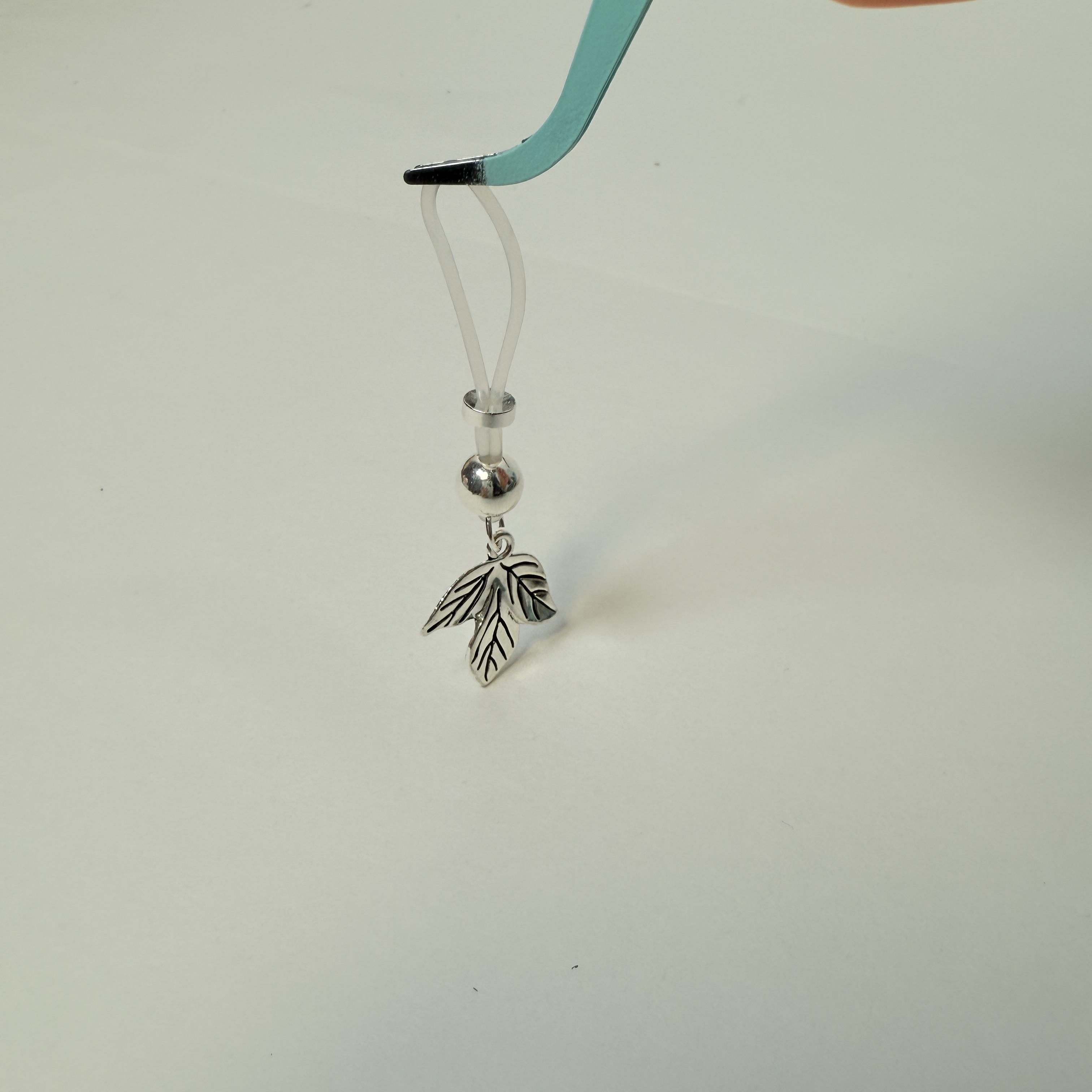 Hole-free pearl fake nipple decoration - metal leaves