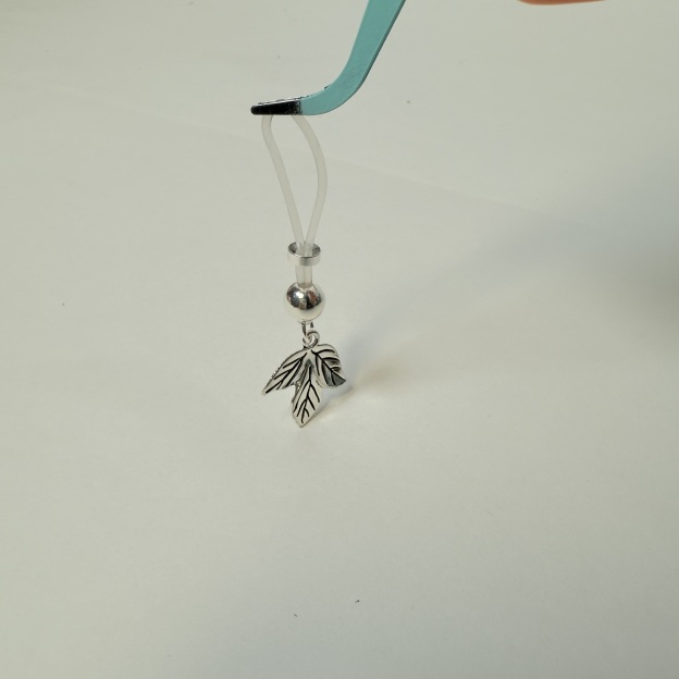 Hole-free pearl fake nipple decoration - metal leaves