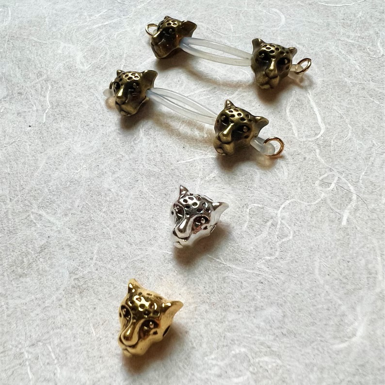 Leopard Nipple Noose Piercing