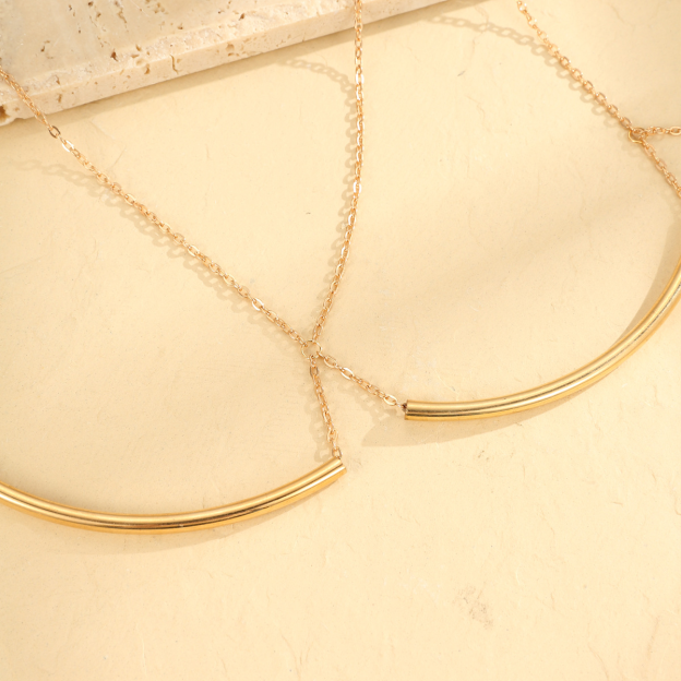 Sexy bikini body chain for a hot look