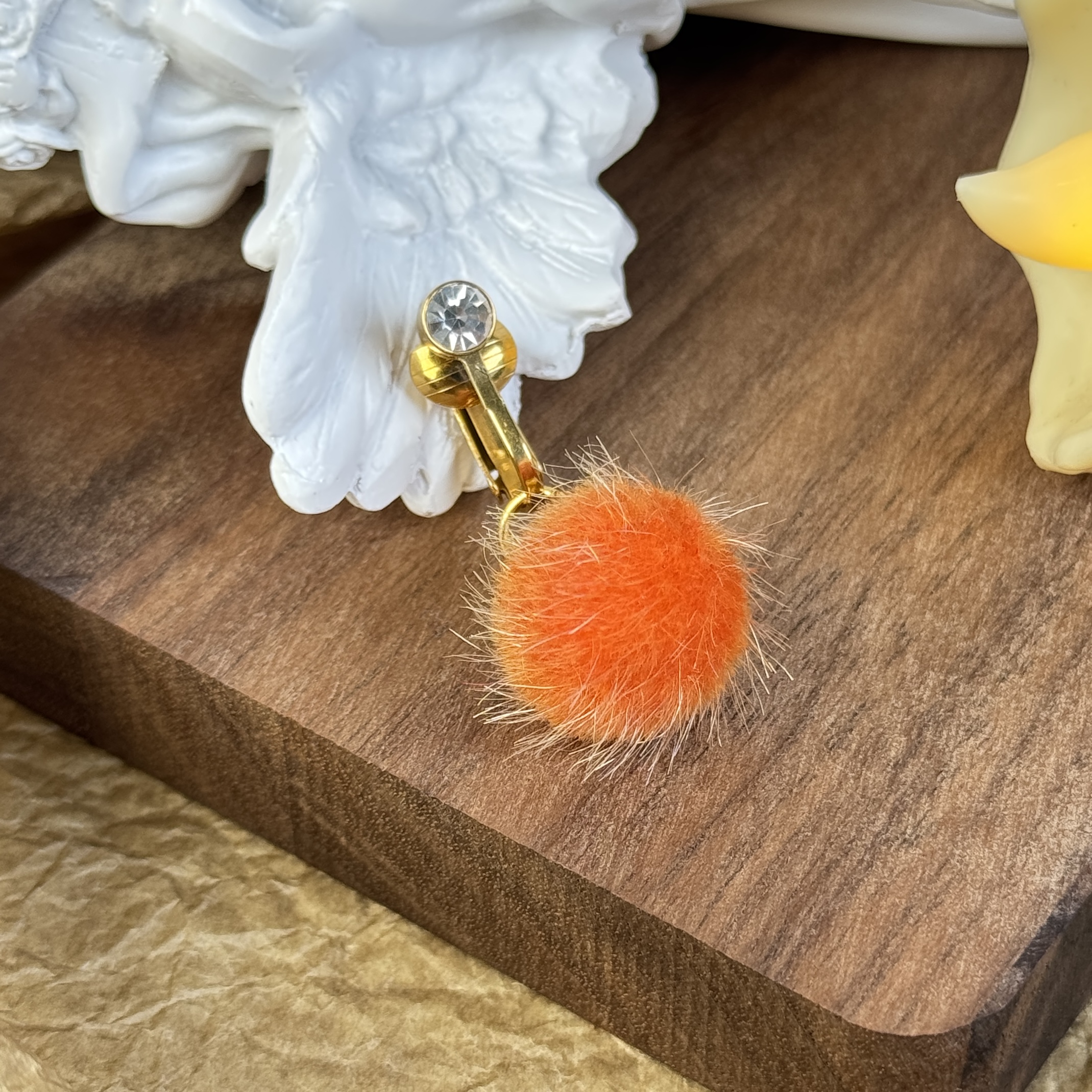 Citrus Pom-Pom Non-Piercing Navel Clip