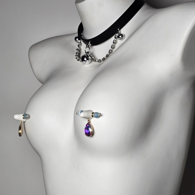 Crystal colored diamonds