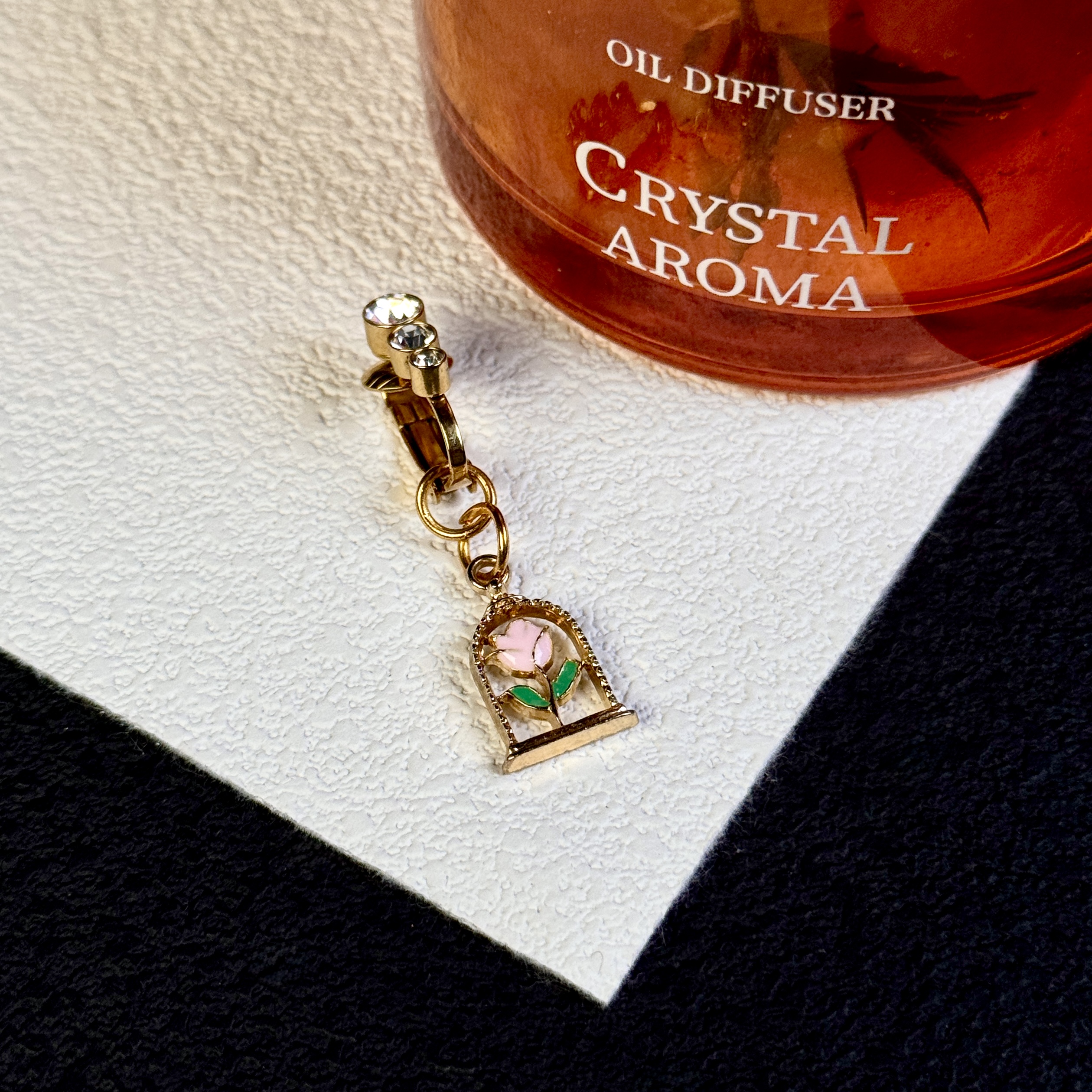 The symbolic meaning of navel jewelry
