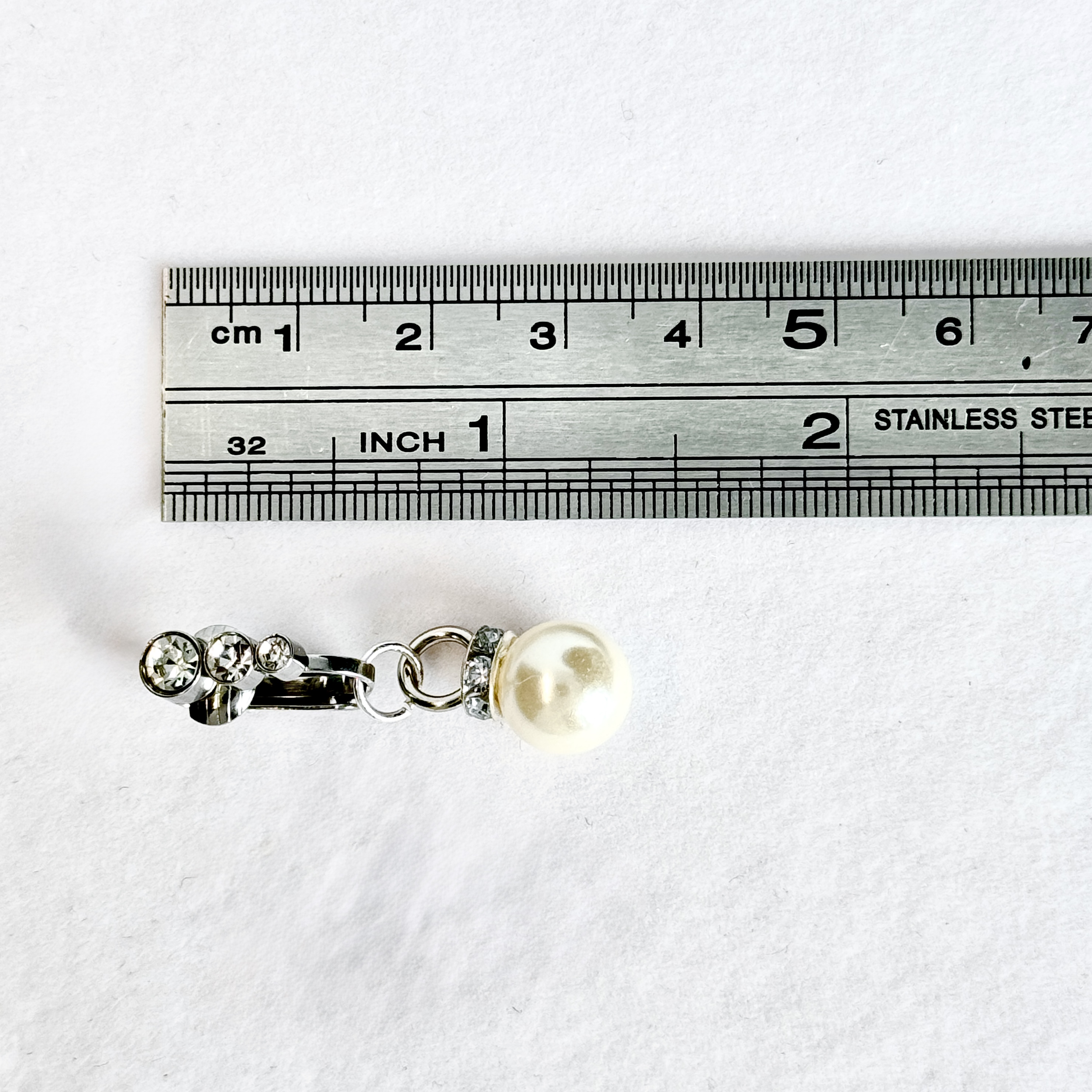 Luna Pearl Drop Navel Clip™
