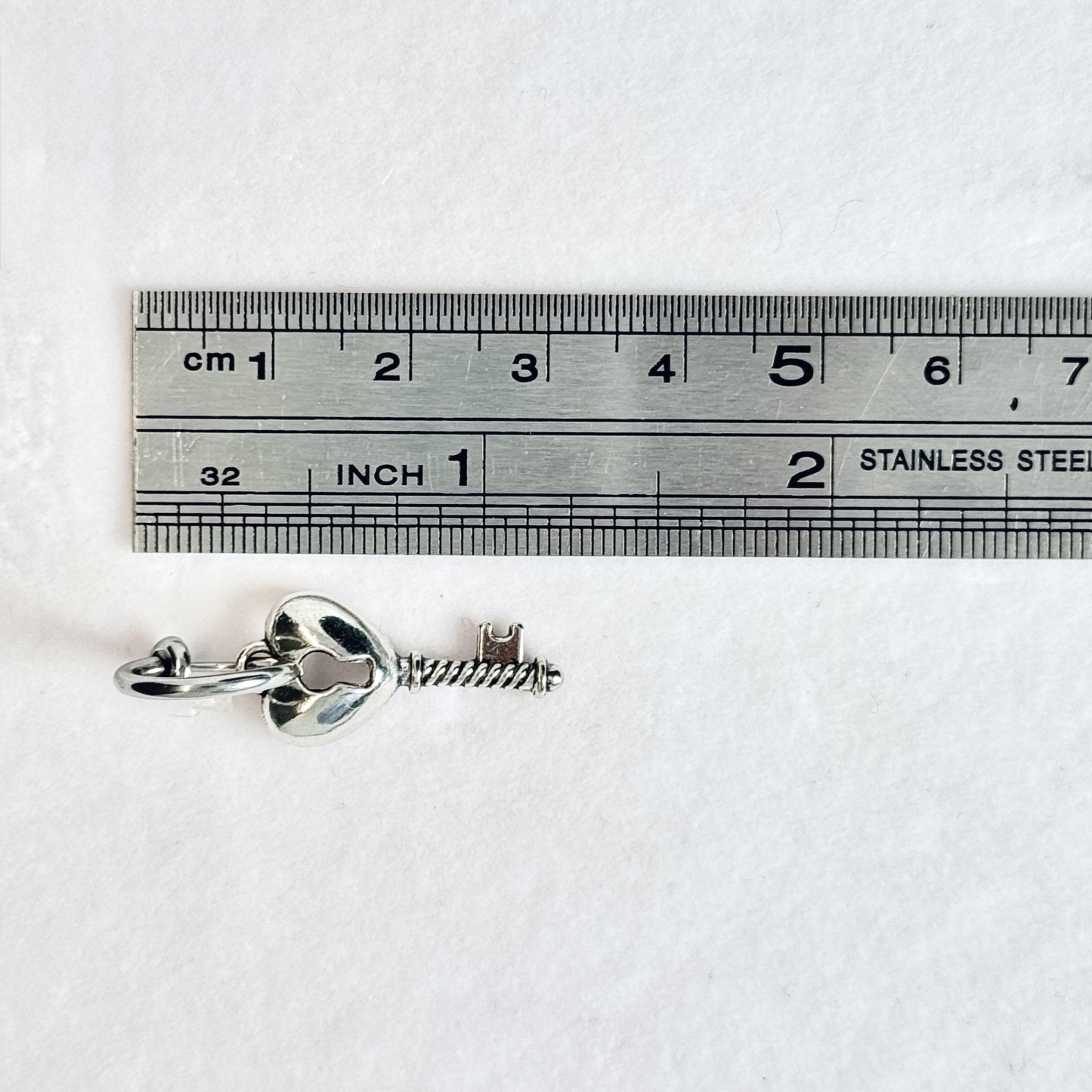 Non-piercing heart-and-key navel jewelry