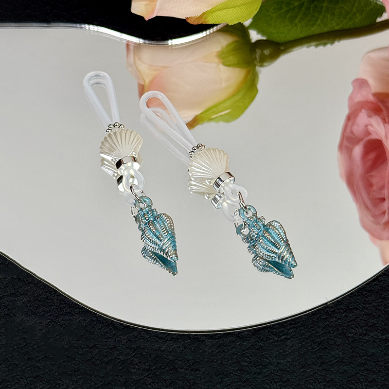 Mother-of-pearl conch shell