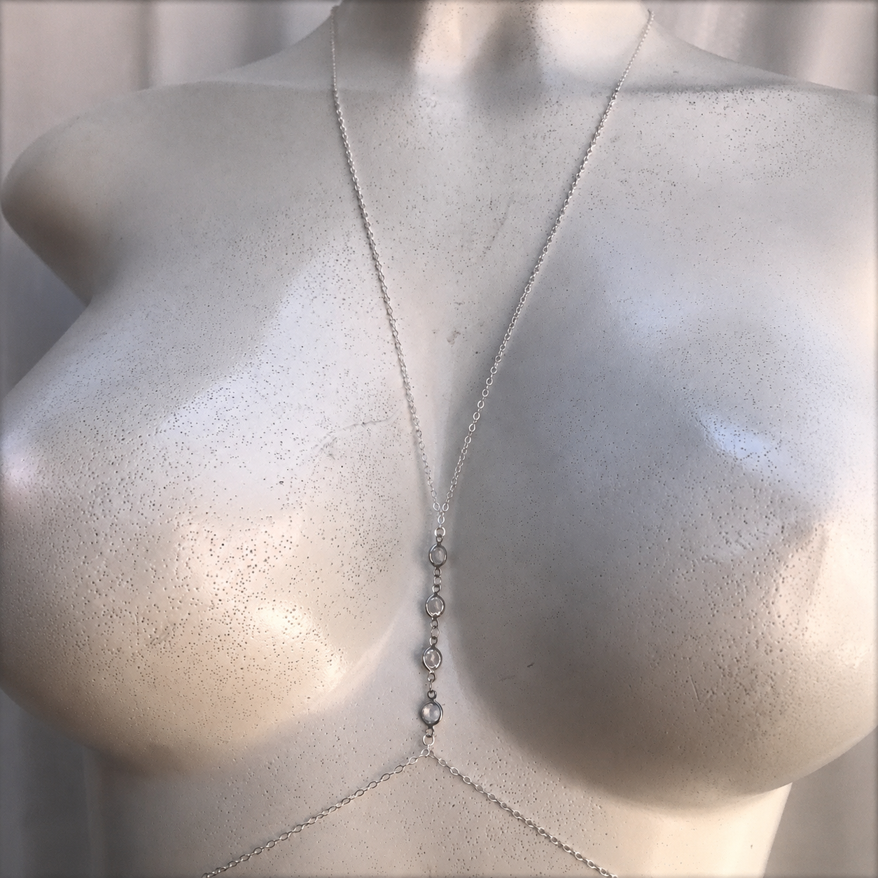 Minimalist Crystal Y-Shaped Body Chain