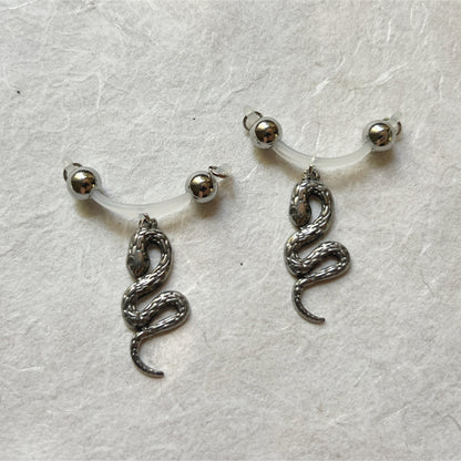 Snake-shaped nipple ring