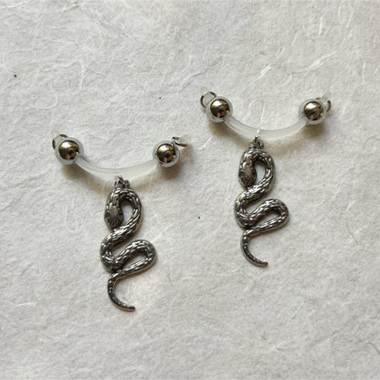 Snake-shaped nipple ring