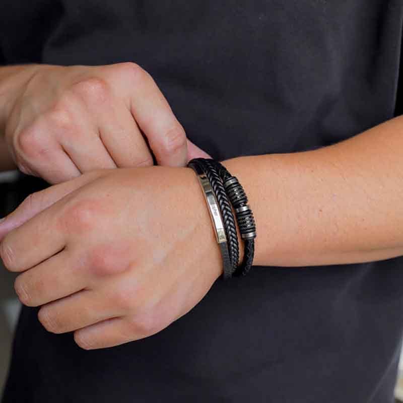 „Für immer verbunden“ – personalisiertes Armband für Sohn-Thyye