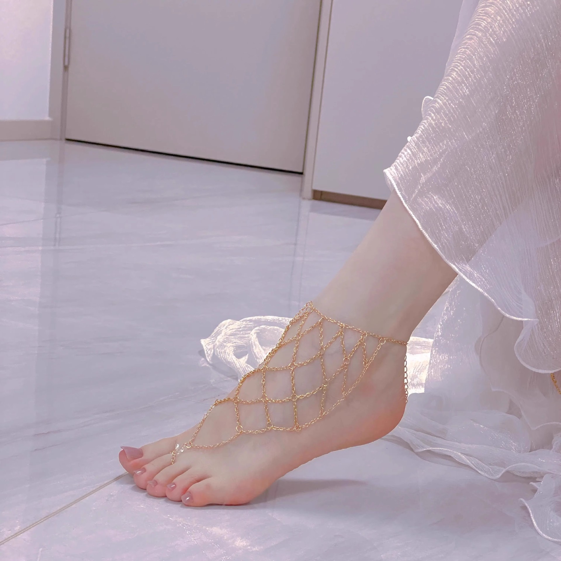 Exotic anklet
