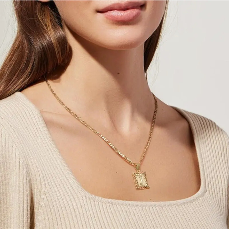 Customized Initial Square Pendant Necklace-Thyye