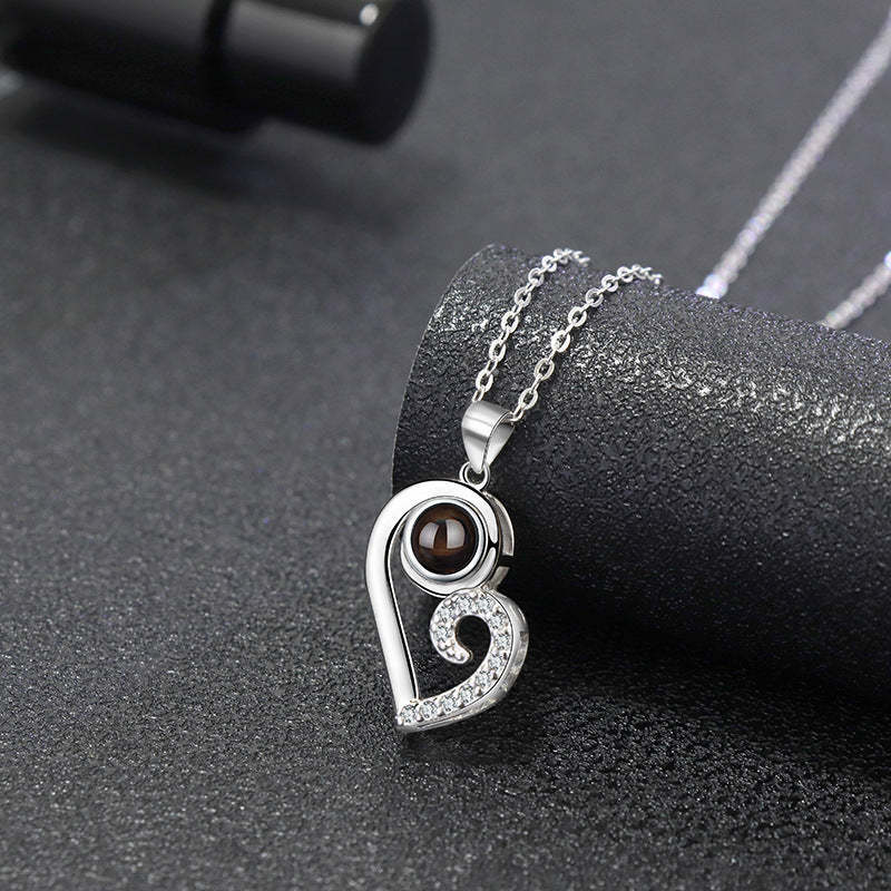 Heart-shaped love magnetic projection pendant necklace-Thyye