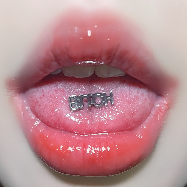 Letter Ring Tongue Stud-Thyye