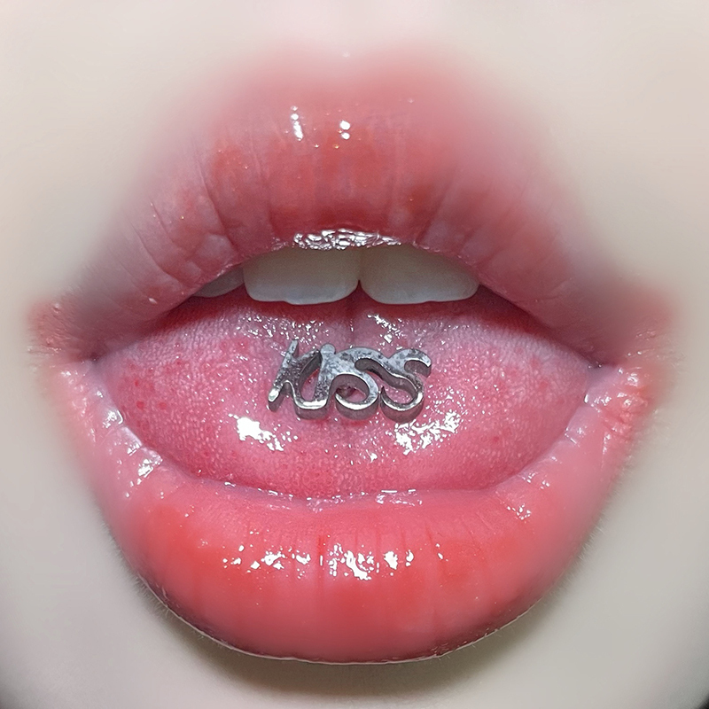 Letter Ring Tongue Stud-Thyye