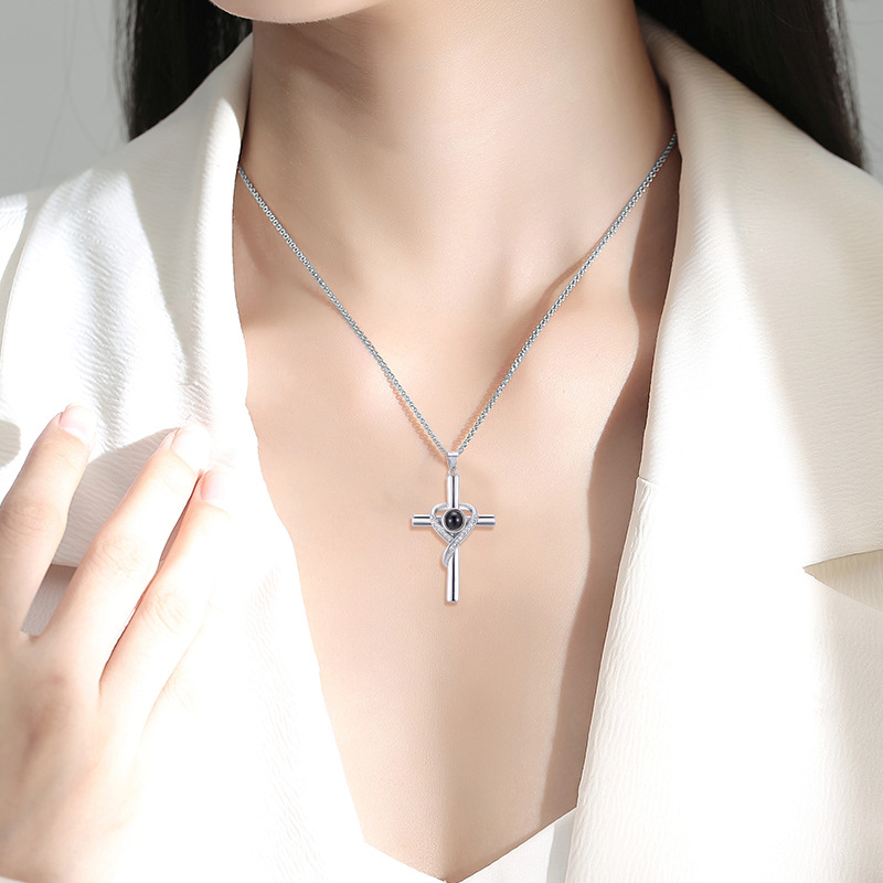Projection necklace heart-shaped cross clavicle chain-Thyye
