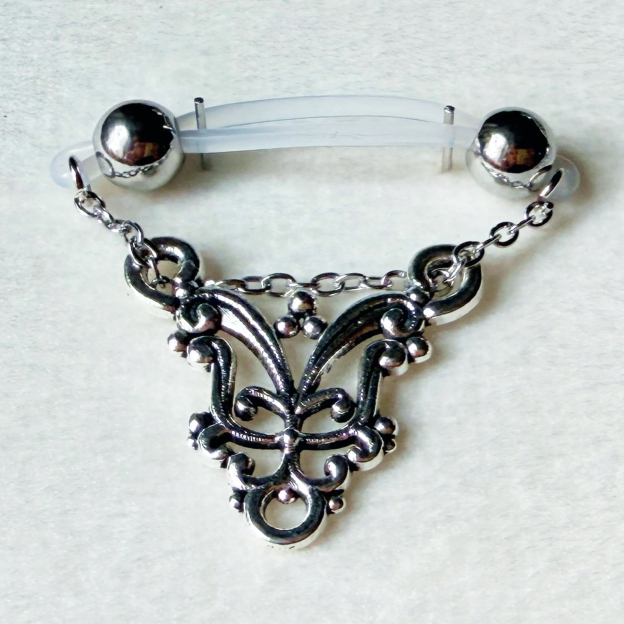 Filigree Mark Chain Clips