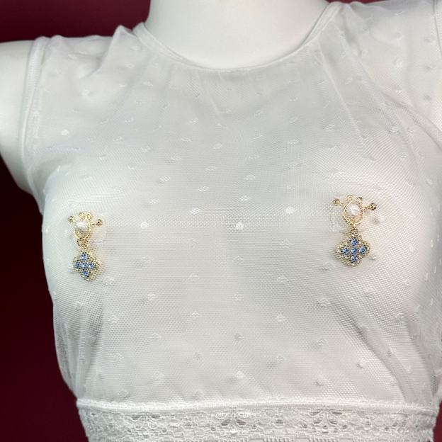 Sapphire Clover Nipple Clamps