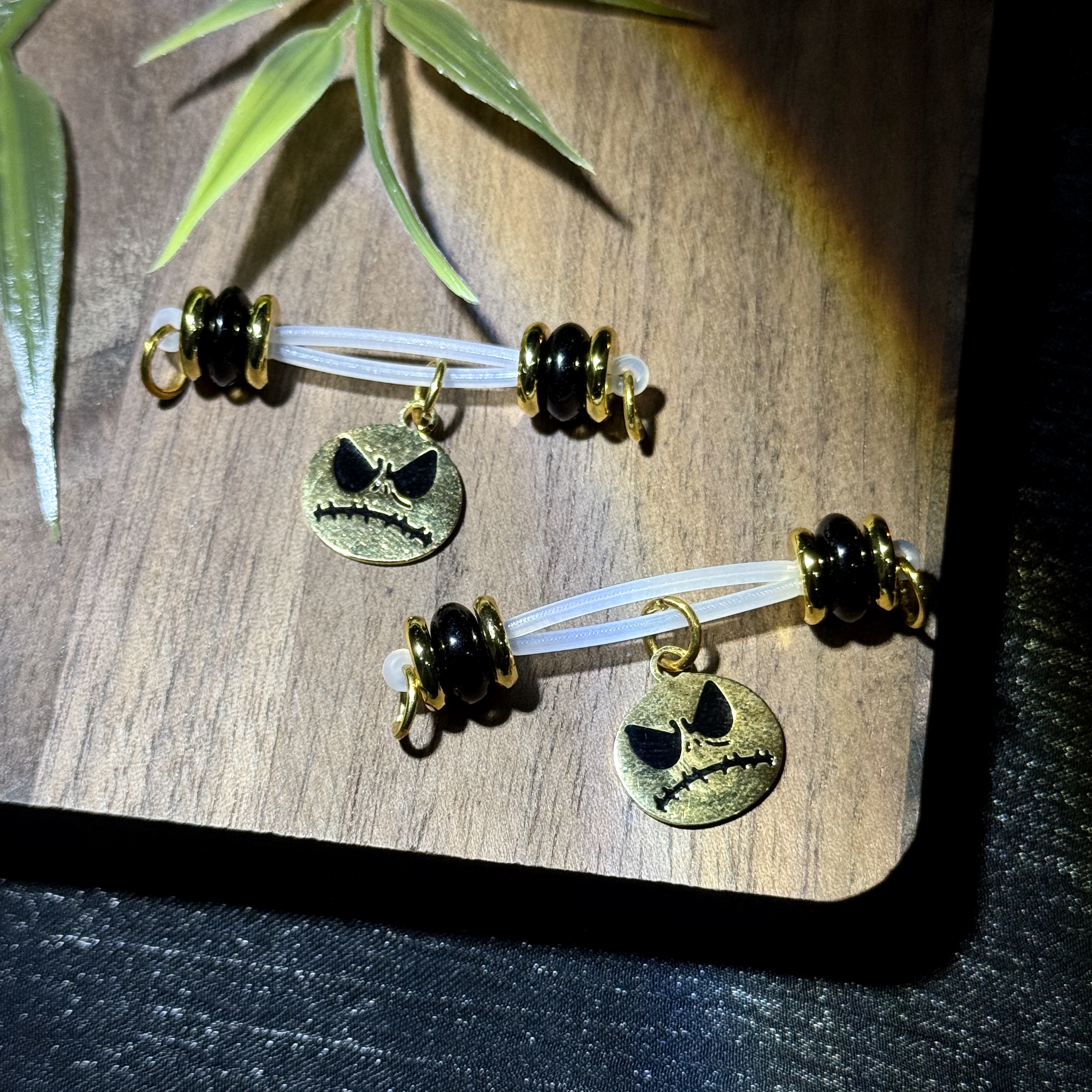 Dark Smile Charm Non-Piercing Nipple Clamp