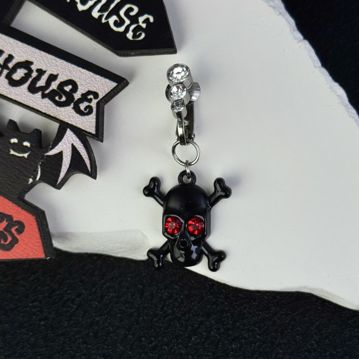 Red Eye Skull Navel Charm