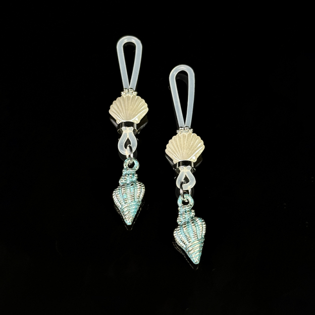 Mother-of-pearl conch shell