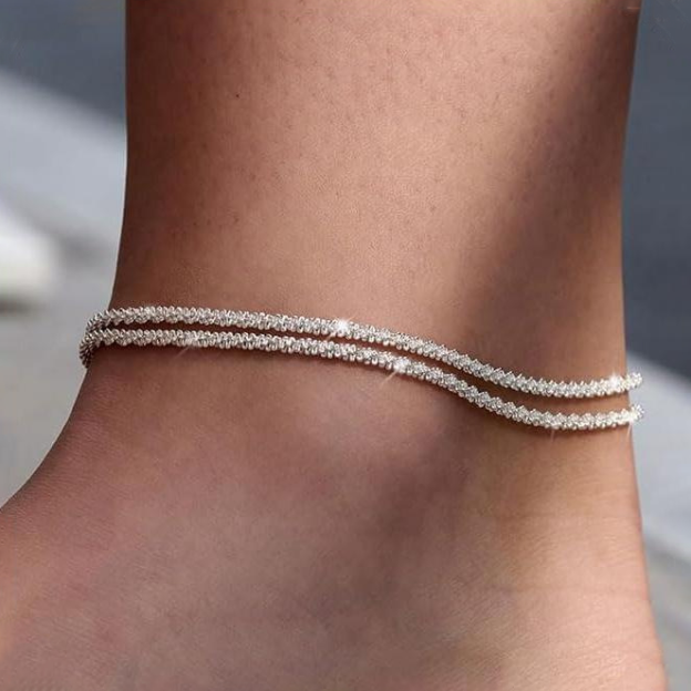 Minimalist-Style Baby's Breath Anklet