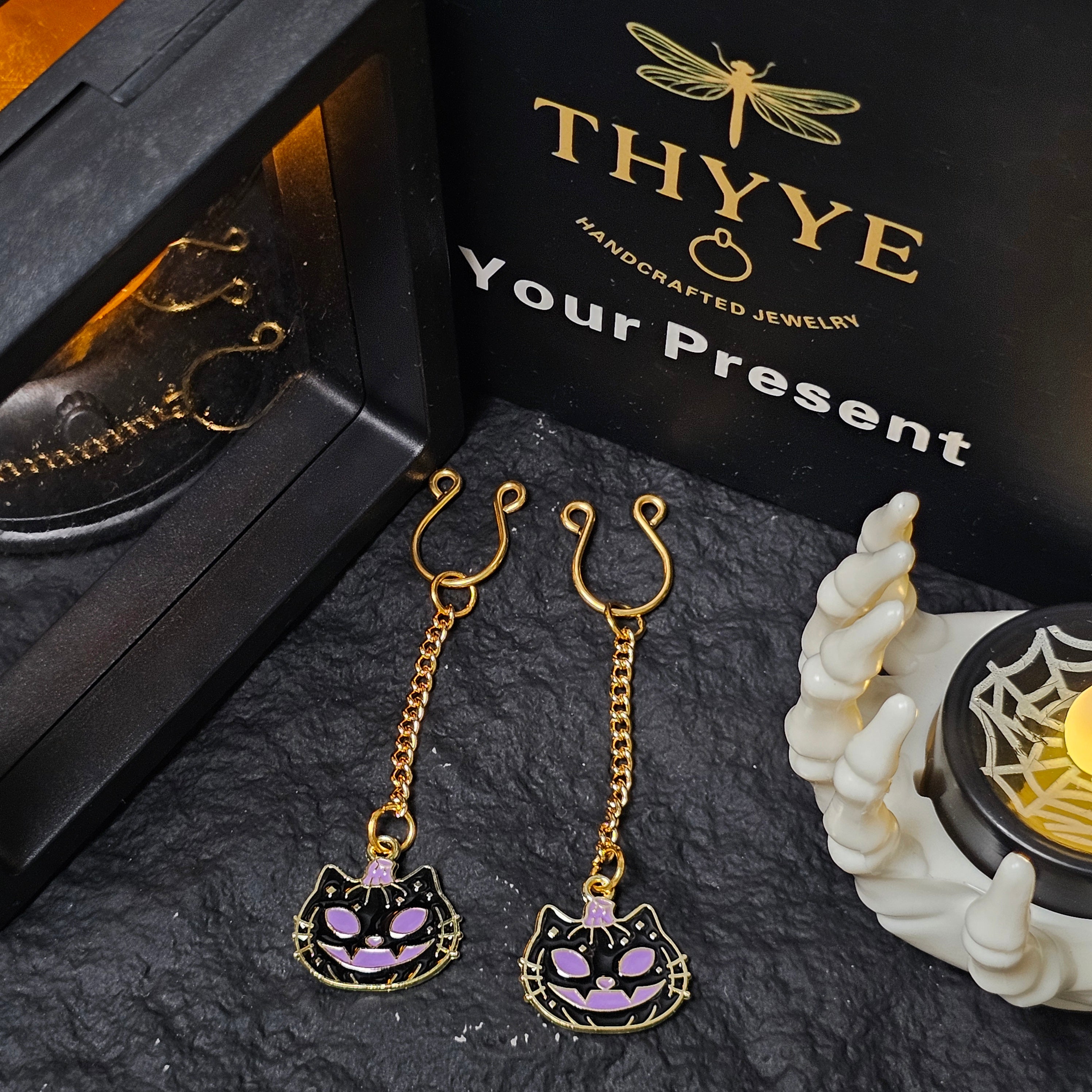 Halloween Chain Cat 🎃