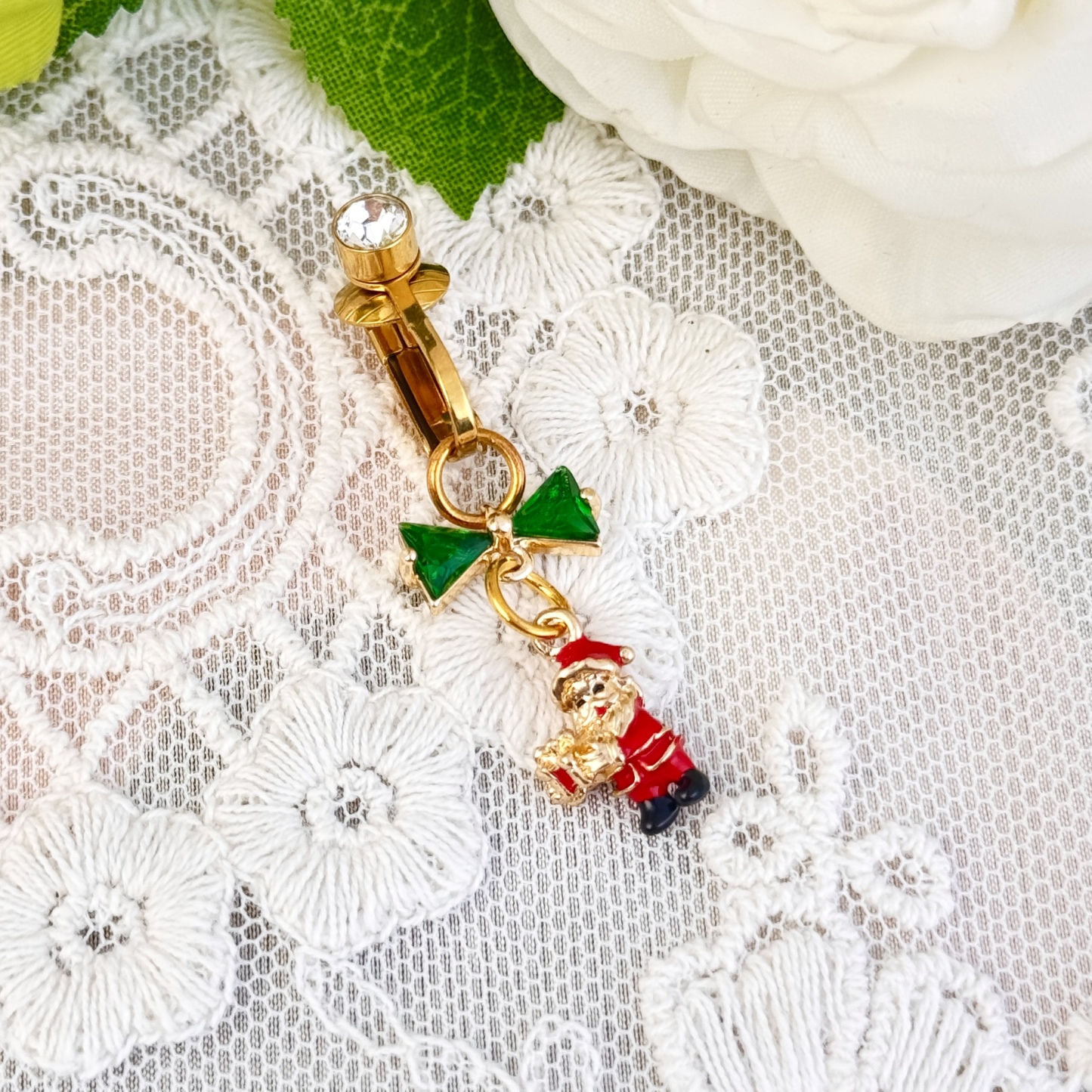 Navel jewelry for Christmas is here.